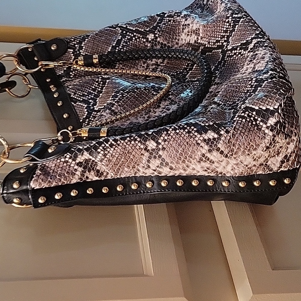 Purse - Picture 2 of 4